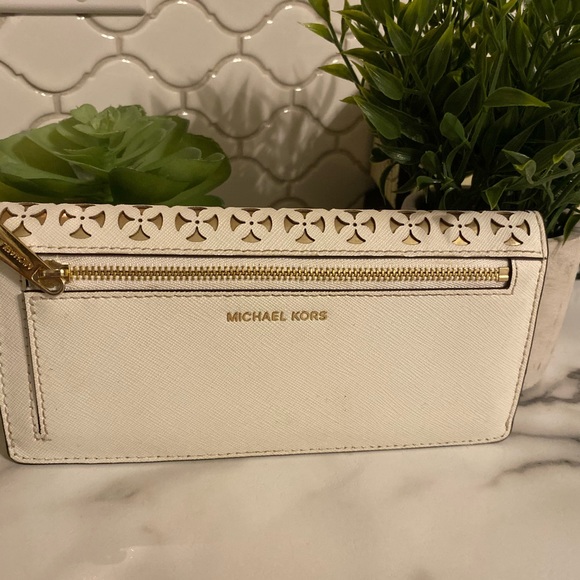 Michael Kors Wallet - Picture 2 of 3